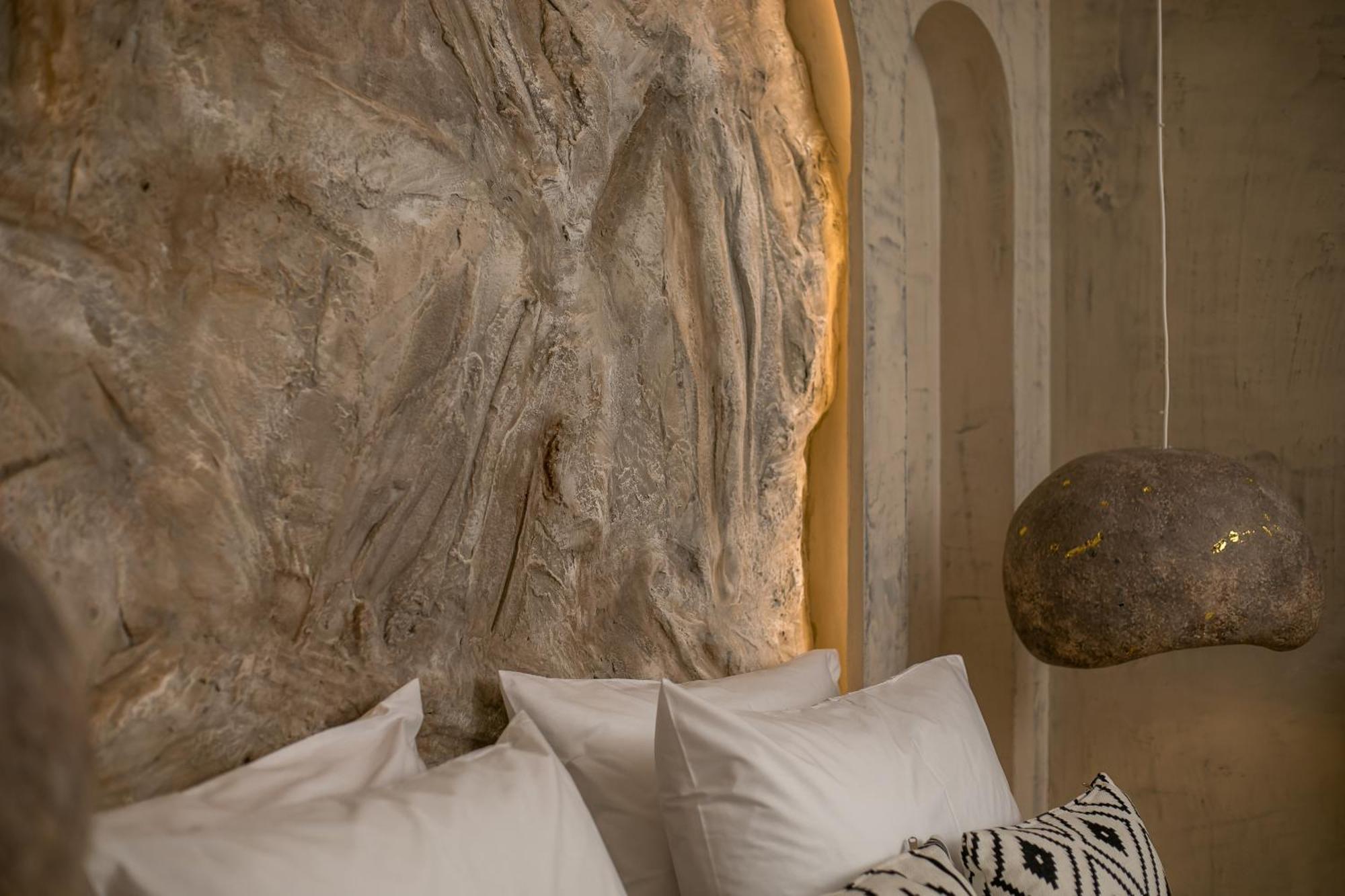 Saint Zoe Luxury