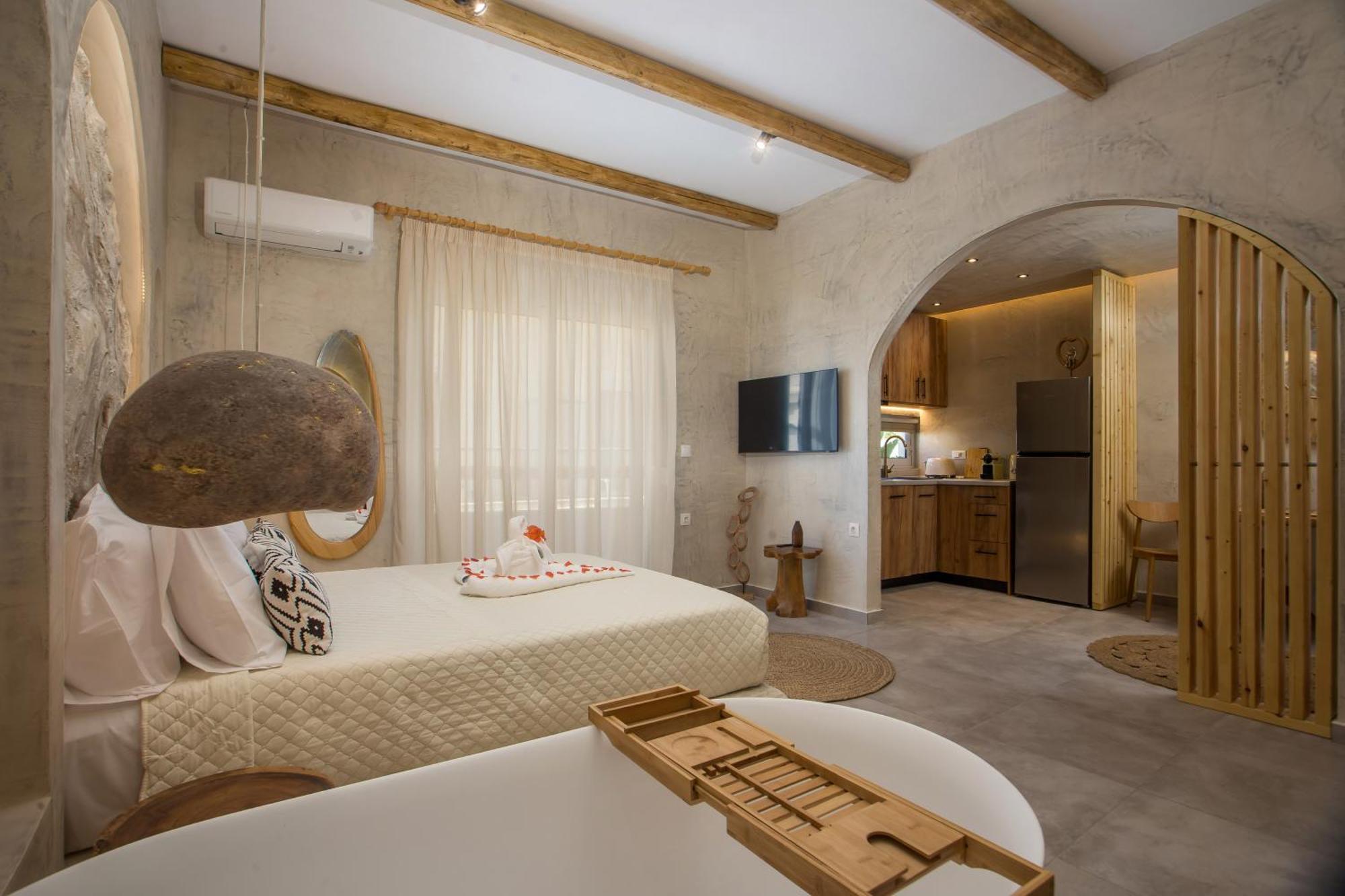 Saint Zoe Luxury