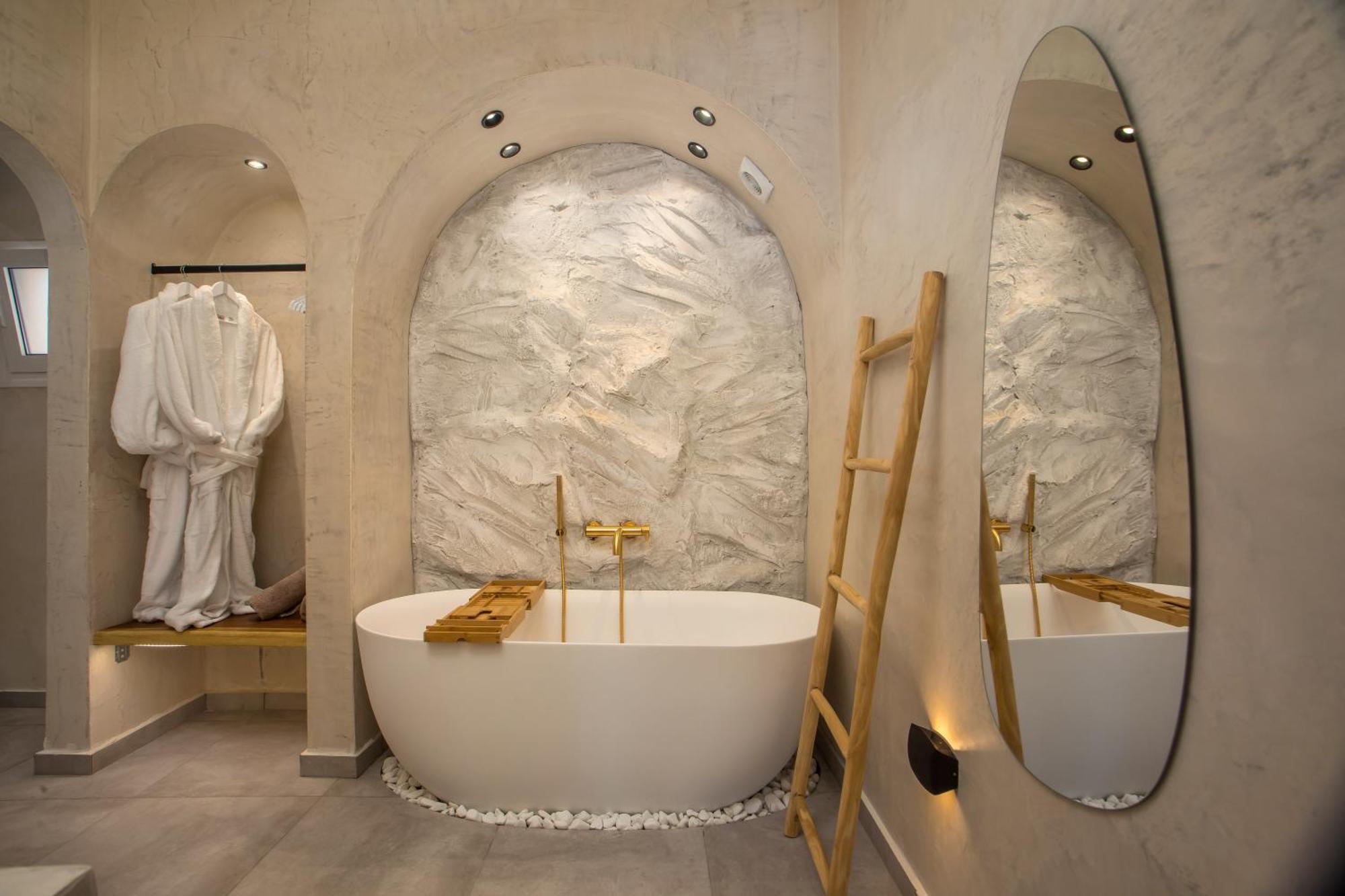 Saint Zoe Luxury