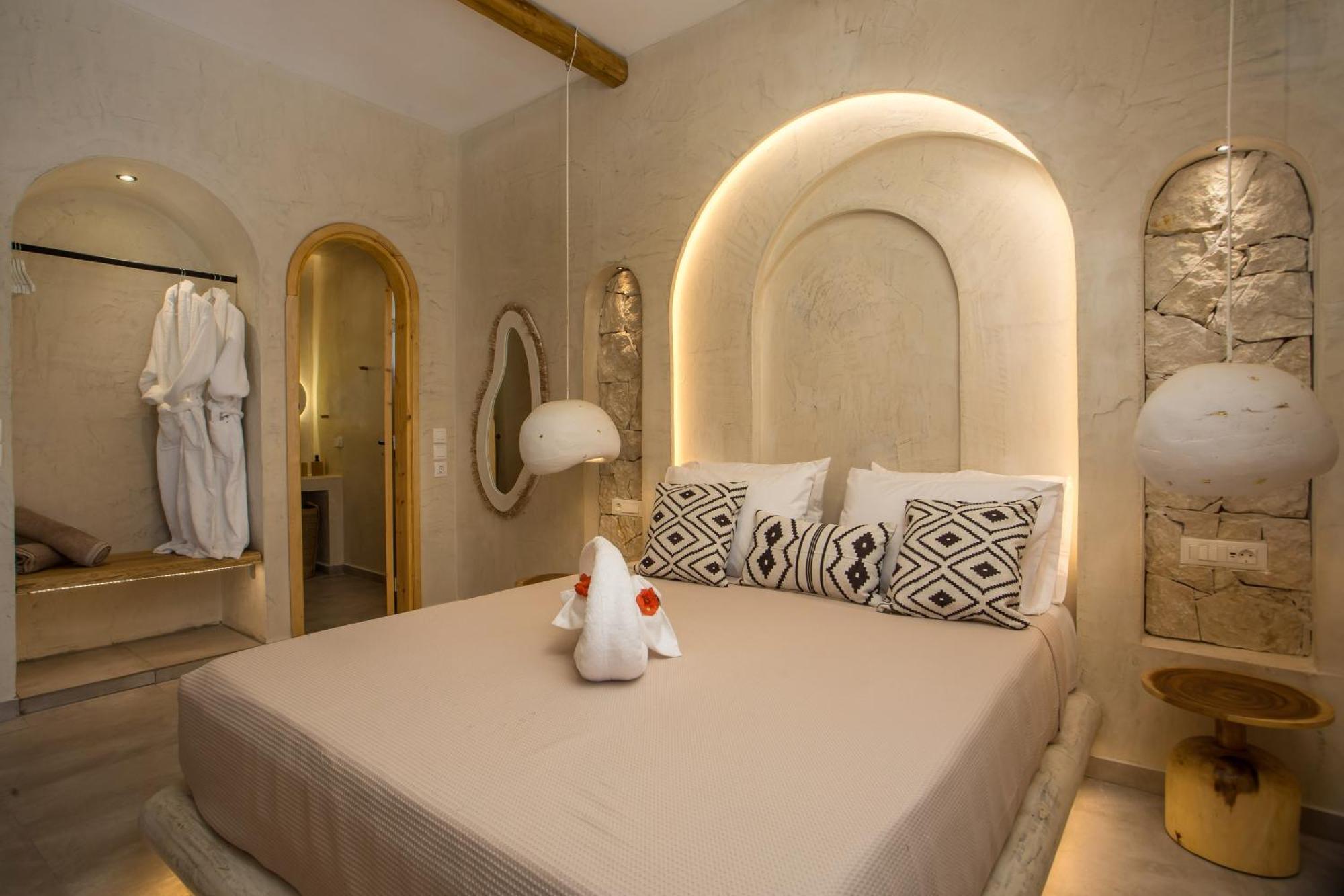 Saint Zoe Luxury